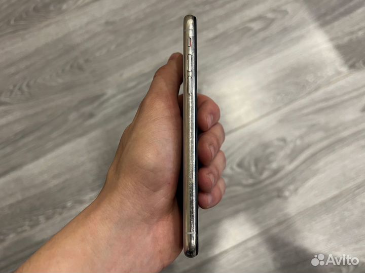 Телефон iPhone X Silver