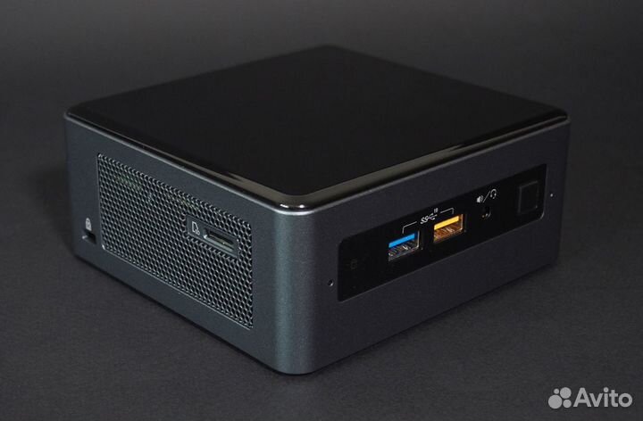 Неттоп Intel NUC 8i5beh2 и монитор 4K