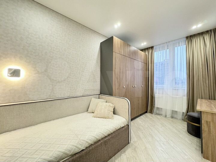 4-к. квартира, 100 м², 17/25 эт.