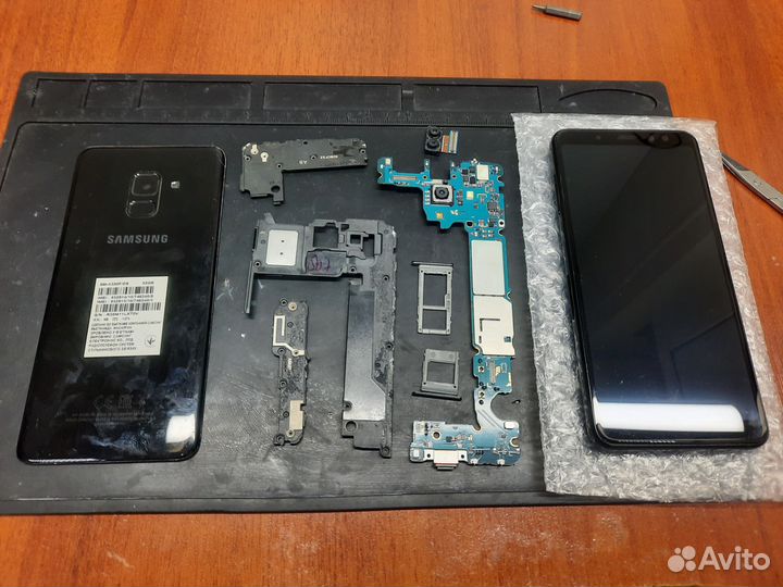 Запчасть для телефона galaxy a8 a530f