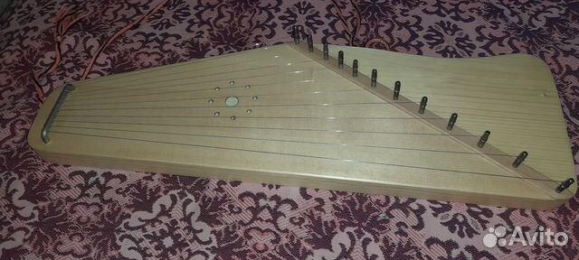 Двенадцатиструнные гусли с волной