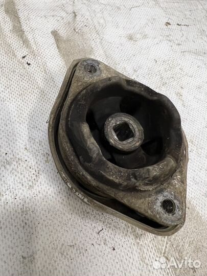 Подушка АКПП volkswagen passat b5+