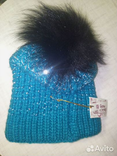 Новая зимняя шапка с помпоном