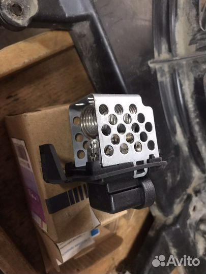 Диффузор с вентилятором Рено Логан 1 рестайлинг