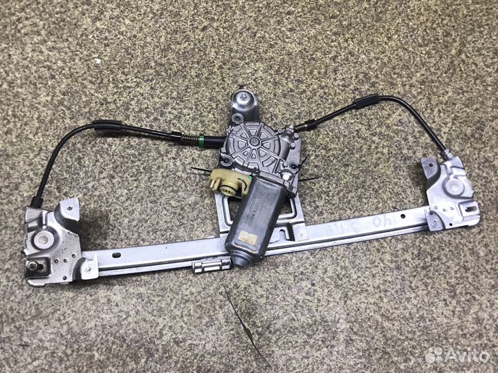 Мерседес 140 стеклоподъемник зад правый