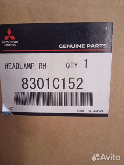 Фара передняя правая Митсубиси Паджеро 4