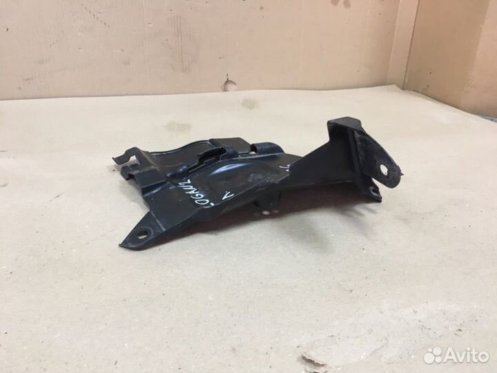 Пыльник двигателя левый Renault Logan 2