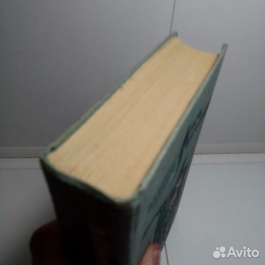 Книга Валентин Иванов