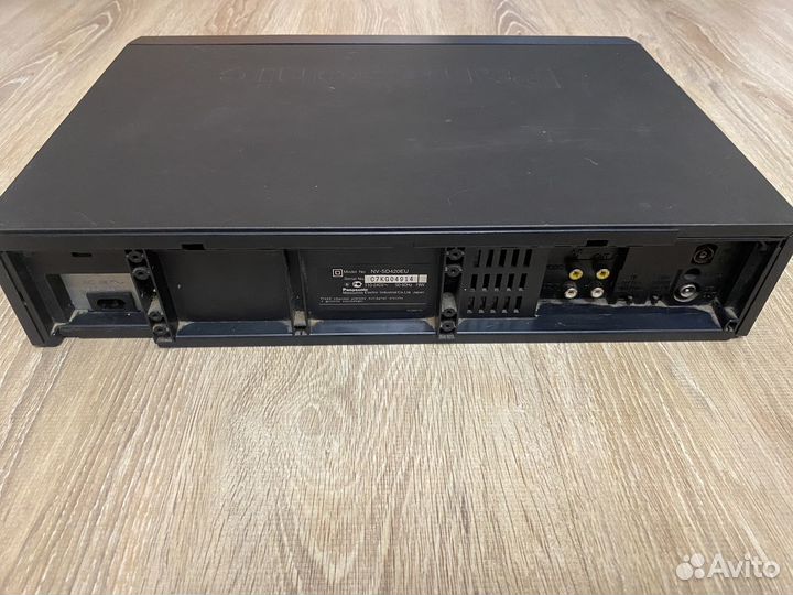 Видеомагнитофон Panasonic NV-SD420