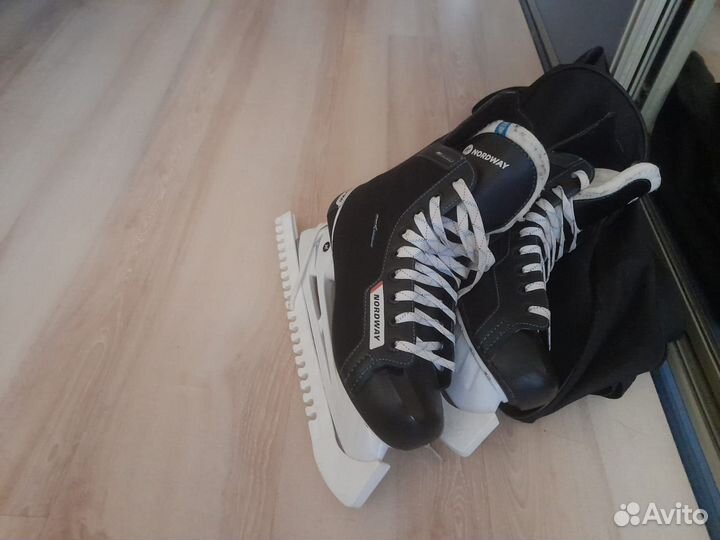 Коньки хоккейные 43 размер