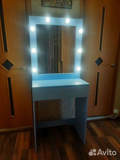Гримерный столик стандартный