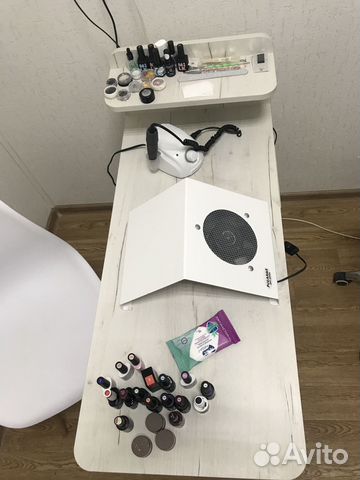 Маникюрный стол, стол для макияжа