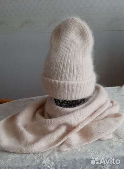 Комплект из шапочки и косынки