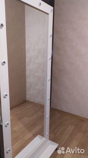 Зеркало напольное с подсветкой