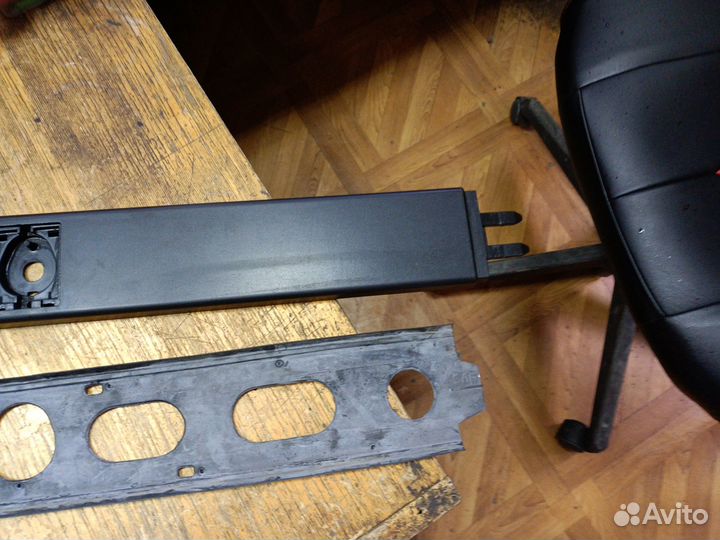 Накладка правого рейлинга Renault Duster