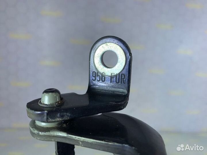 Петля двери верхняя передняя правая Opel Insignia