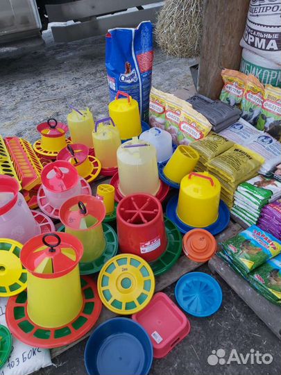 Поилки кормушки бутылочки премиксы добавки