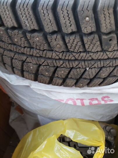 Nokian Tyres  Hakka Truck 844 75 R15