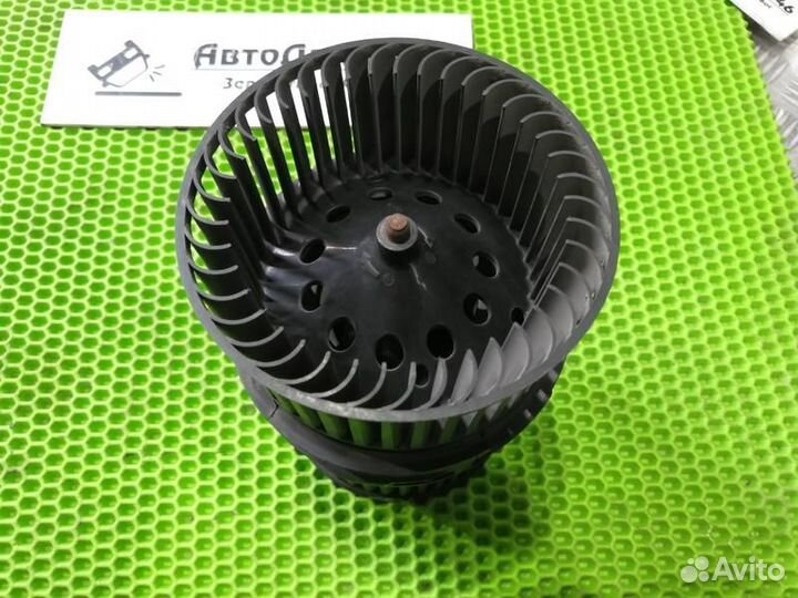 Моторчик отопителя Renault Megane 3