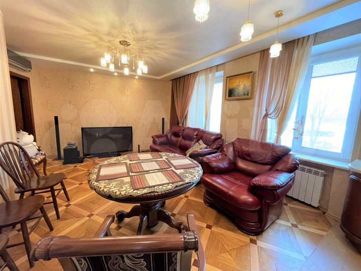 2-к. квартира, 83,6 м², 1/7 эт.