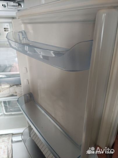 Полки,ящики,для холодильника indesit