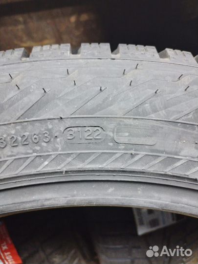 Nokian Tyres Hakkapeliitta R5 SUV 275/45 R21 110T