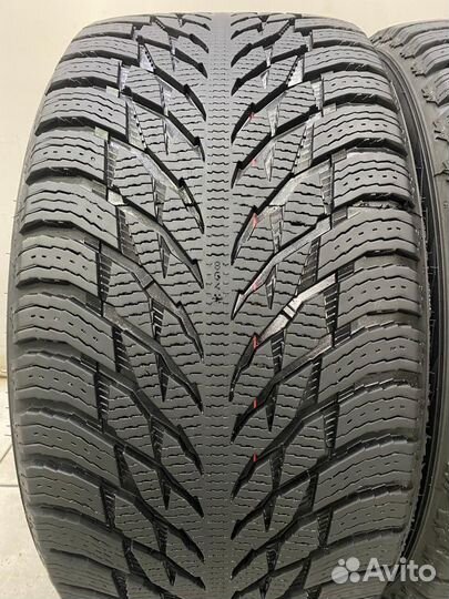 Nokian Tyres Hakkapeliitta R3 295/35 R21