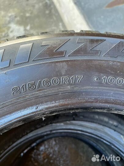 Bridgestone Blizzak Spike-01 215/60 R17