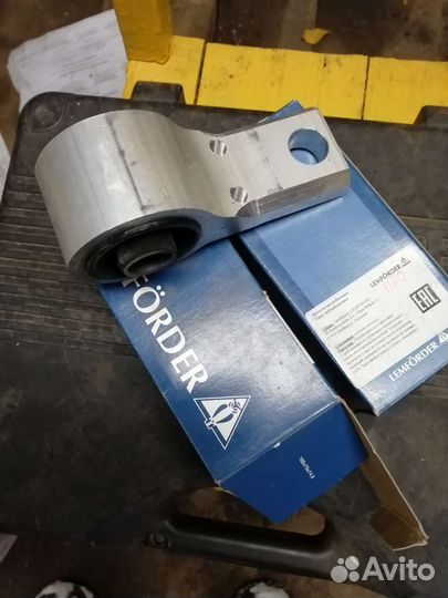 Рычаг подвески в сборе