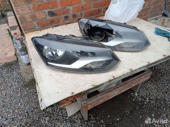 Правая фара Volkswagen polo 5