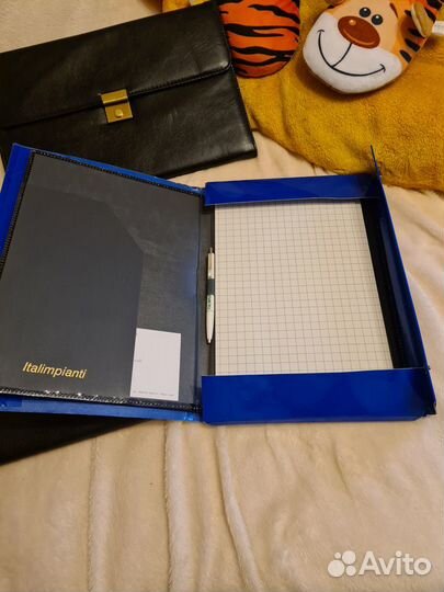 Папки для документов бу и ежедневники