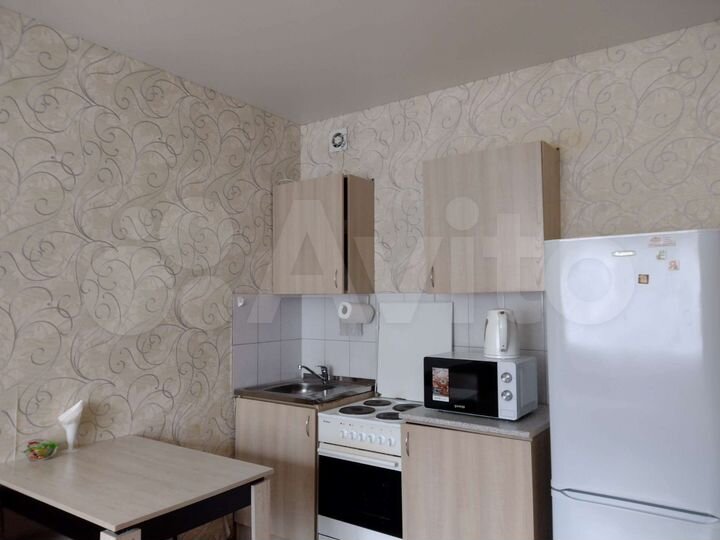 2-к. квартира, 42 м², 1/16 эт.