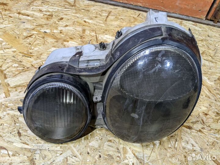 Фара передняя левая mercedes w210