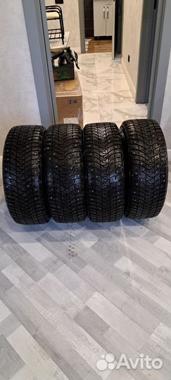 Michelin X-Ice North 3 215/55 R16
