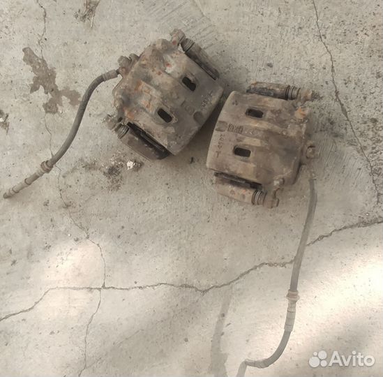 Суппорта тормозные Nissan Presage U30