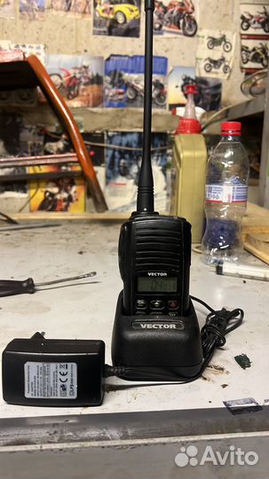 Рации и радиостанции vector