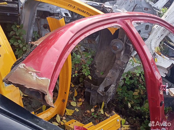 Правая боковина Митсубиси Лансер 10