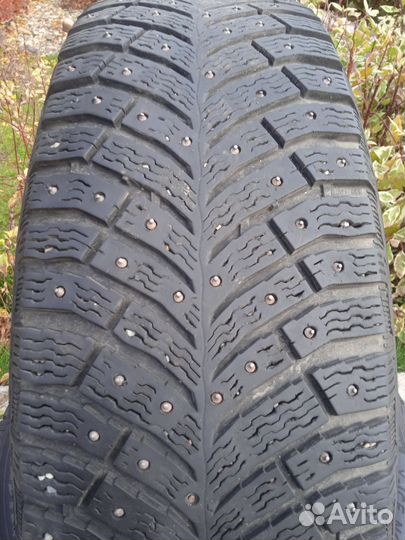Michelin X-Ice North 4 215/65 R17