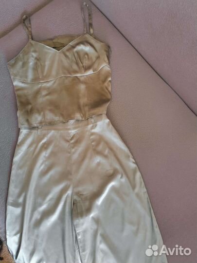 Много одежды для стройной девушки 44-46