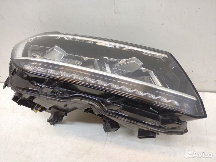Фара правая Volkswagen Tiguan 2 2017-2021