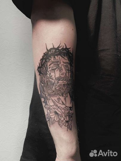 Мастер татуировки