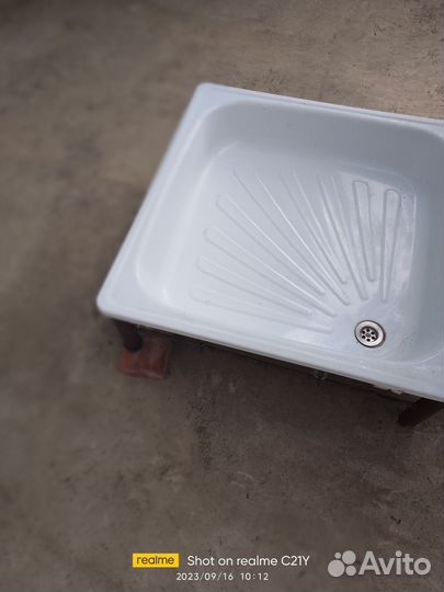 Поддон железный с каркасом самодельным железным