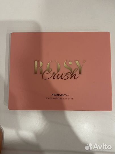 Палетка теней Rosy Crush летуаль