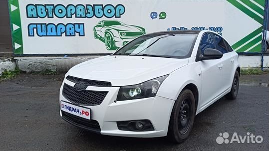 Кронштейн генератора Chevrolet Cruze 96852142