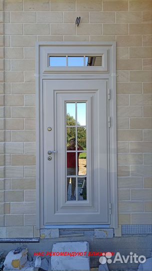 Толстая дверь входная в дом