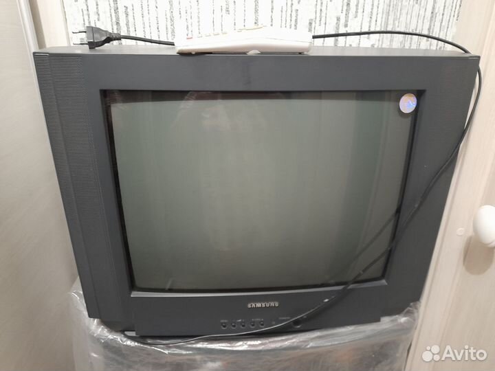 Телевизор на запчасти samsung