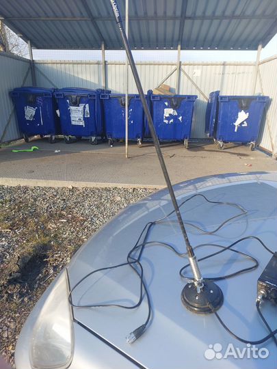 Автомобильная рация с антенной