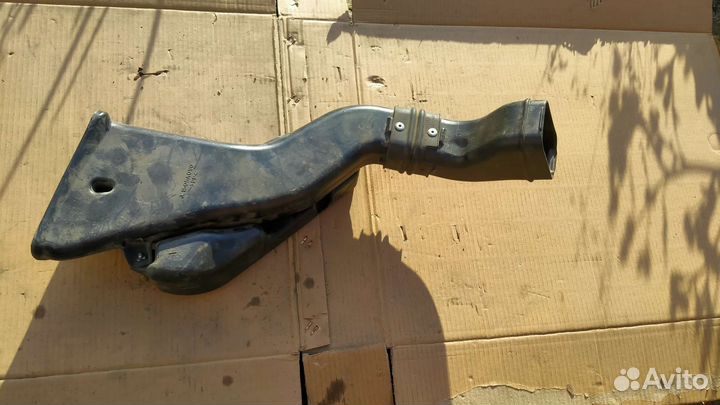 Воздухозаборник для Mitsubishi Outlander XL