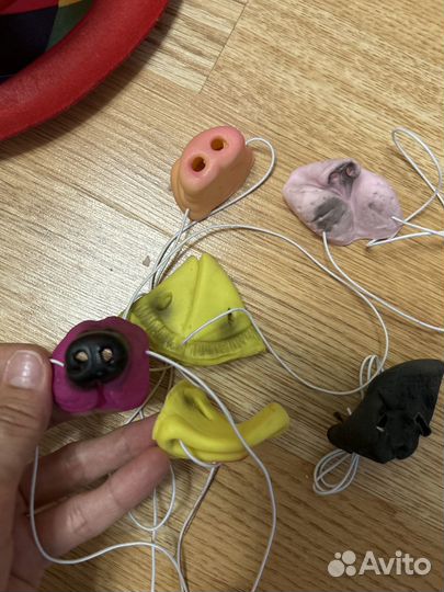 Шляпа и сценические носы