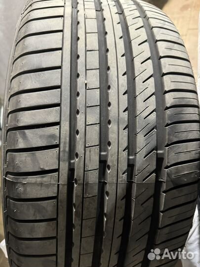 Kinforest KF550-UHP 295/40 R21 111Y